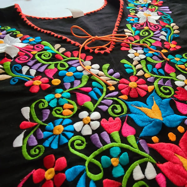 Flores de Mexico Embroidered Blouse - Plus Size